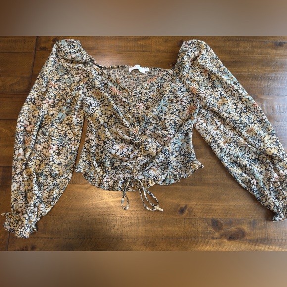 Floral Ruched Sweetheart Neck Top - Picture 4 of 5